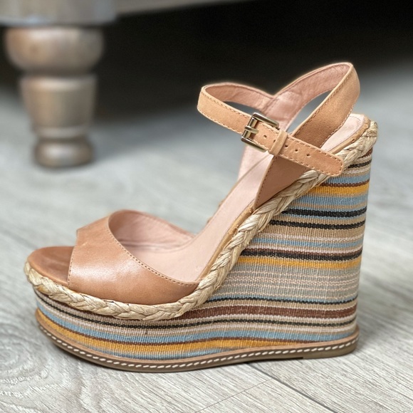 Wedge Sandals - Picture 1 of 8